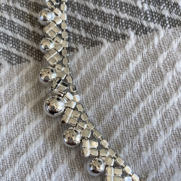 Faux pearl and diamond earring and necklace set - Picture 5 of 5